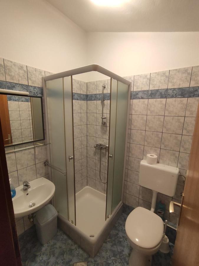 Apartments Stivic Пинезичи Экстерьер фото