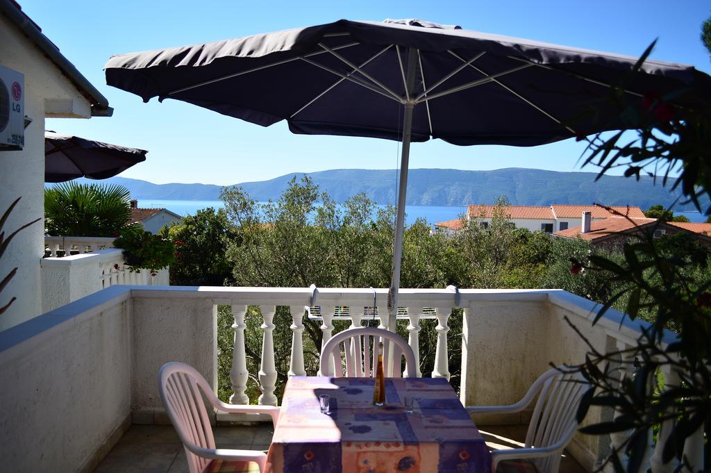 Apartments Stivic Пинезичи Экстерьер фото