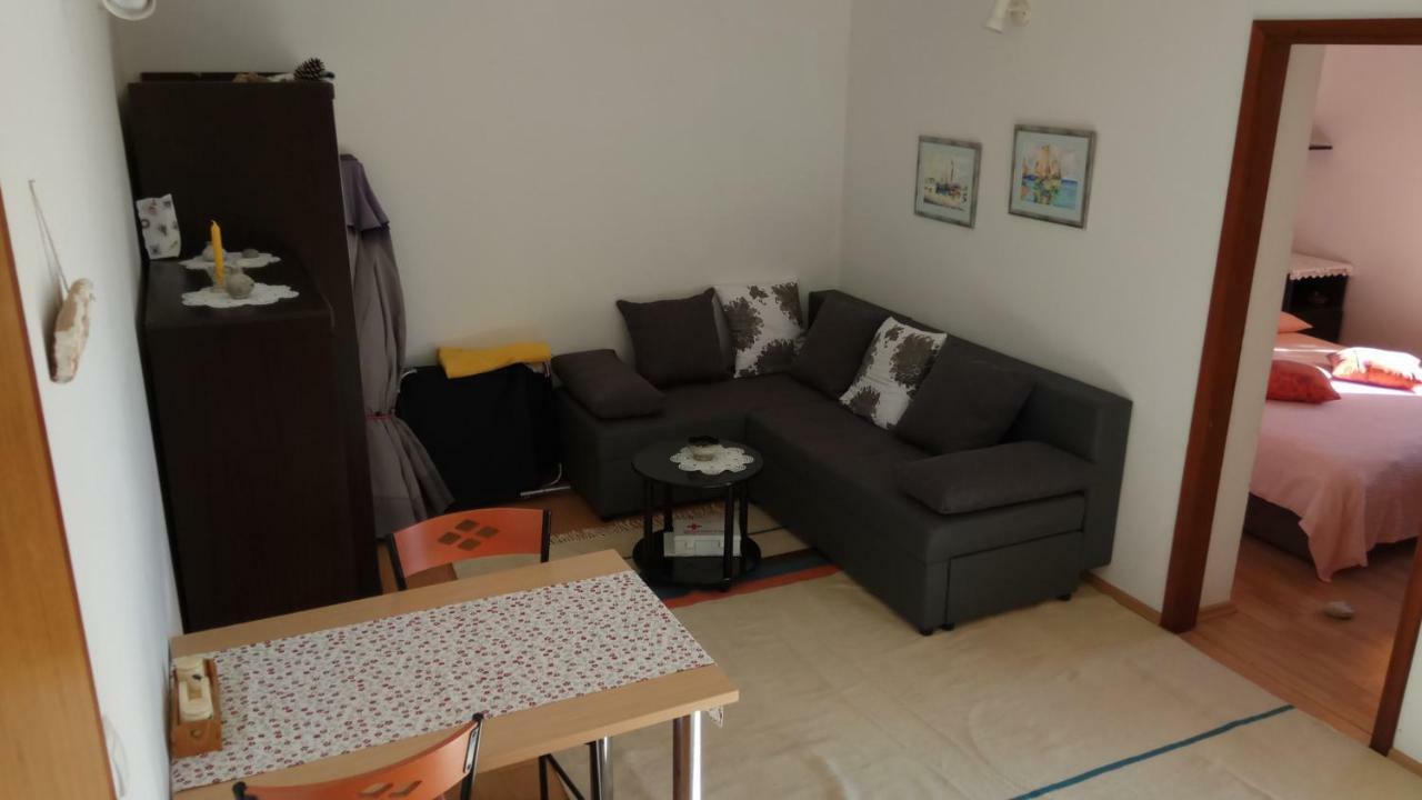 Apartments Stivic Пинезичи Экстерьер фото