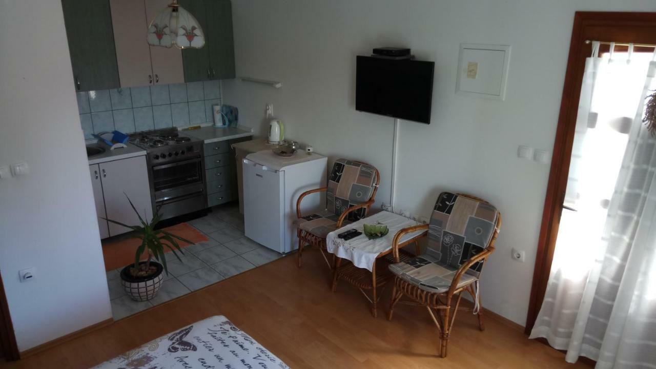 Apartments Stivic Пинезичи Экстерьер фото